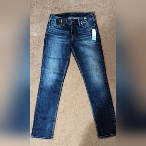 NWT. Silver Jeans Co. Avery Slim Straight Leg Size 14